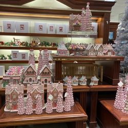 Dillard's - Christmas Decor