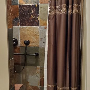 Spavia Day Spa - LBX - Shower are in ladies changing area - Skin Care Near Me - Long Beach, California Spavia Day Spa - LBX - Shower are in ladies changing area - Skin Care Near Me - Long Beach, California