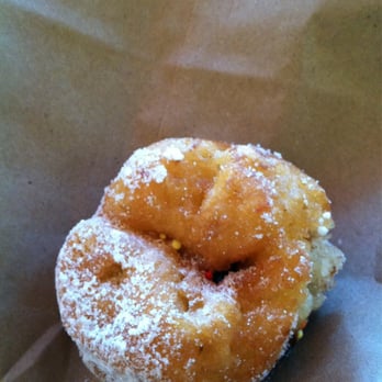 Daily Dozen Doughnut - Not very fresh - Bakeries Near Me - Seattle, Washington Daily Dozen Doughnut - Not very fresh - Bakeries Near Me - Seattle, Washington
