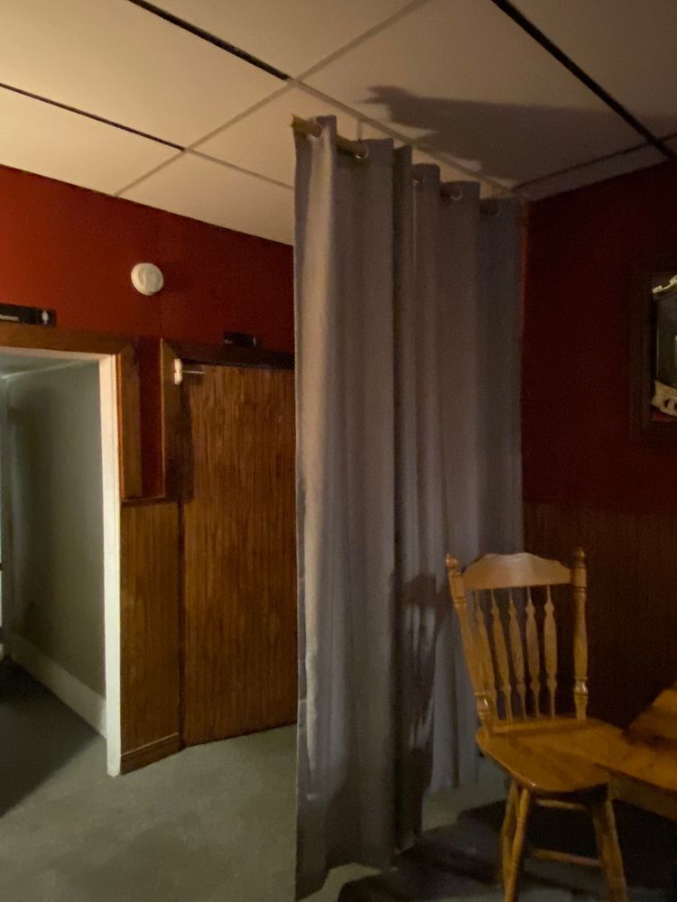 BETTY’S BAR Updated August 2024 35 Photos & 27 Reviews 435 W