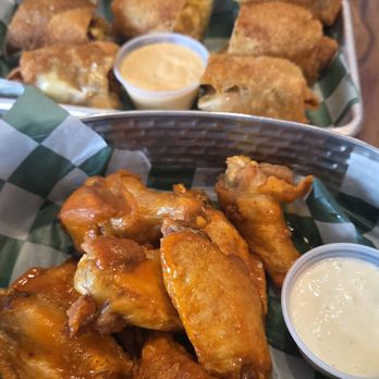 Group Therapy Pub & Playground - Lunch - Cocktail Bars Near Me - Greenville, South Carolina