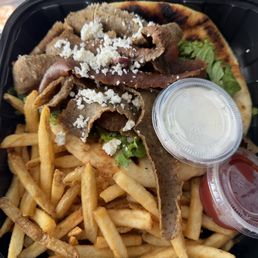 Gyro pita 11.25.2025 Gyro pita 11.25.2025