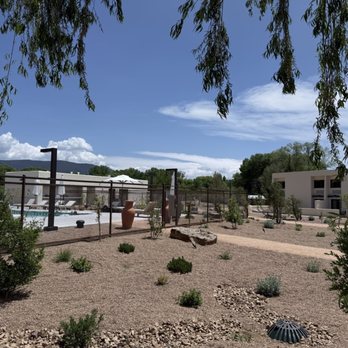 Hotel Willa - Common area & pool - Hotels Near Me - Taos, New Mexico