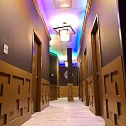 Fuji Massage - Hallway look