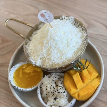 NaYa Dessert Cafe - Mango Tango - Desserts Near Me - San Jose, California