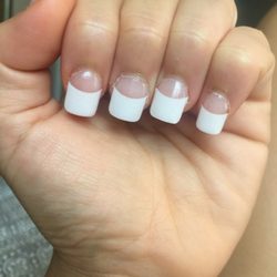 L A Pro Nails - Rough finish and bubbles in the acrylic