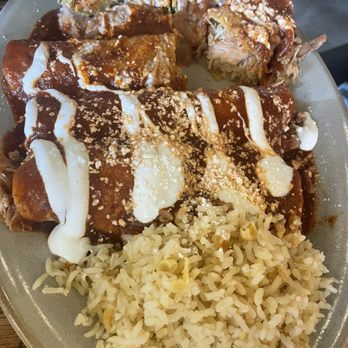 Mochilero Kitchen - Chicken enchiladas - Mexican Near Me - Scottsdale, Arizona