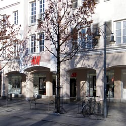 H & M