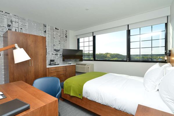 The Lismore Hotel Eau Claire - a DoubleTree by Hilton Hotel by null