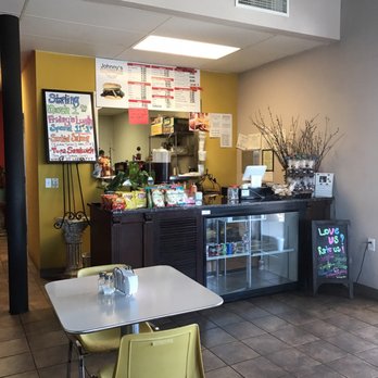 Johnny's Pit Barbeque - Small with several tables, friendly staff - Barbeque Near Me - El Paso, Texas