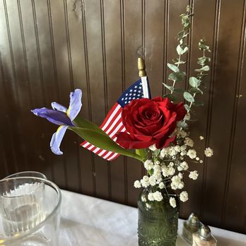 Bella’s Bistro - Fresh flowers appropriate to Memorial Day weekend. - Seafood Near Me - Simi Valley, California Bella’s Bistro - Fresh flowers appropriate to Memorial Day weekend. - Seafood Near Me - Simi Valley, California