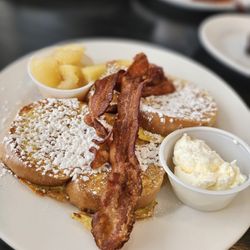 Le Peep - Le Petite Toast
