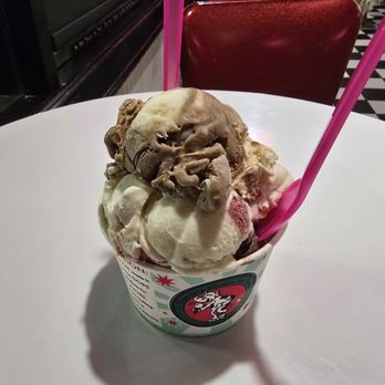 Daisy's Ice Cream - Ice Cream & Frozen Yogurt Near Me - Palatine, Illinois Daisy's Ice Cream - Ice Cream & Frozen Yogurt Near Me - Palatine, Illinois