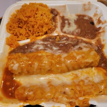 Juquila Restaurant - 1 chicken, 1 cheese enchiladas, red sauce, rice n beans - Mexican Near Me - Los Angeles, California Juquila Restaurant - 1 chicken, 1 cheese enchiladas, red sauce, rice n beans - Mexican Near Me - Los Angeles, California