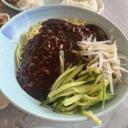 杂酱面 Szechuan Style Jja-jang-myeon 杂酱面 Szechuan Style Jja-jang-myeon