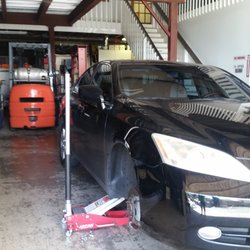 Oahu Tire Service - Getting that tire patched