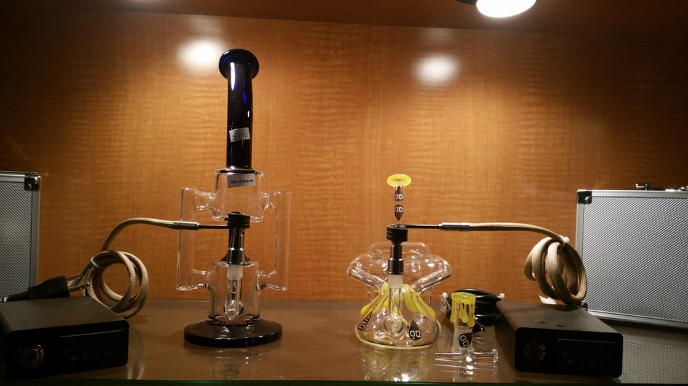 SMOKERS R US Updated October 2024 54 Photos & 17 Reviews 1971 W