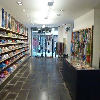 Roche - Very larege shop - Accessories Near Me - Barcelona, B