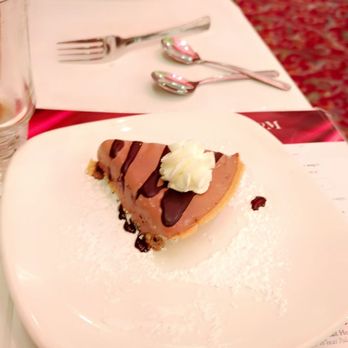 The Marshall Field's Walnut Room - Cheese cake pie - American Near Me - Chicago, Illinois