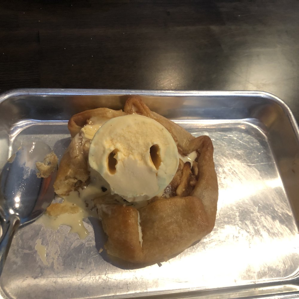 Streets On Main - The desserts are soooo good! - American Near Me - Snowflake, Arizona