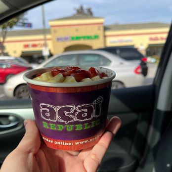 Acai Republic - The Sao Paulo Acai Bowl - Juice Bars & Smoothies Near Me - Redondo Beach, California