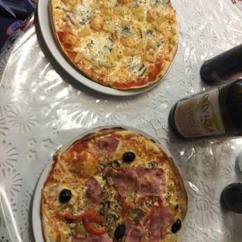 Pietro Cannova - Gorgonzola mit Ananas (oben). Nr. 17 (unten). - Delicatessen Near Me - Munich, BY Pietro Cannova - Gorgonzola mit Ananas (oben). Nr. 17 (unten). - Delicatessen Near Me - Munich, BY