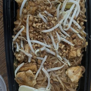 Buddha Asian - Chicken pad Thai - Asian Fusion Near Me - Jackson Heights, New York