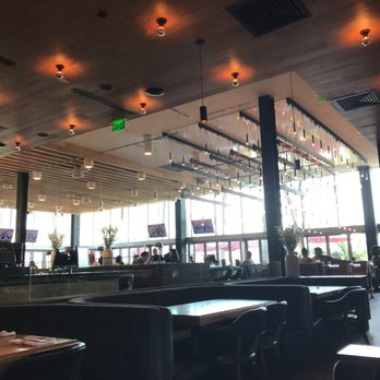 Earls Kitchen + Bar - New American Near Me - Miami, Florida