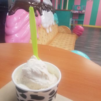 Mooos Creamery - Ice Cream & Frozen Yogurt Near Me - Yuma, Arizona Mooos Creamery - Ice Cream & Frozen Yogurt Near Me - Yuma, Arizona