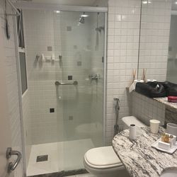 Promenade Palladium - Functional bathroom