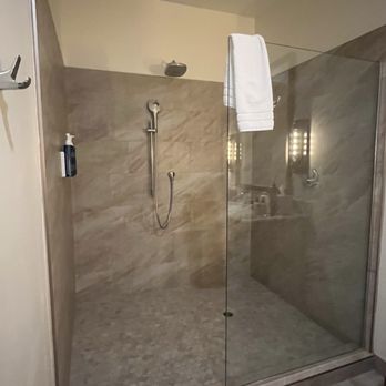 Four Points by Sheraton Santa Cruz Scotts Valley - Shower didn't have a door but it was cool - Hotels Near Me - Scotts Valley, California Four Points by Sheraton Santa Cruz Scotts Valley - Shower didn't have a door but it was cool - Hotels Near Me - Scotts Valley, California