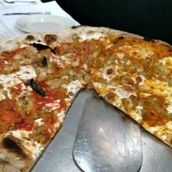 Grimaldi's Pizzeria - Buffalo Chicken - Pizza Near Me - Garden City, New York