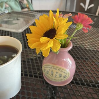 Among The Flowers Cafe - I'll have some flowers and coffee with my breakfast, please. - Breakfast & Brunch Near Me - Edgartown, Massachusetts