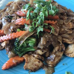 Pad se ew with chicken Pad se ew with chicken