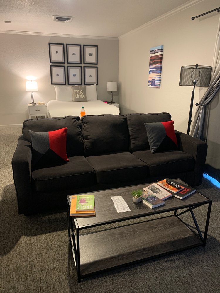 CLOVERLEAF SUITES OVERLAND PARK Updated September 2024 17 Photos