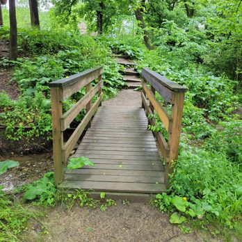 Miller Park - Bridge over creek - Parks Near Me - Upper Arlington, Ohio