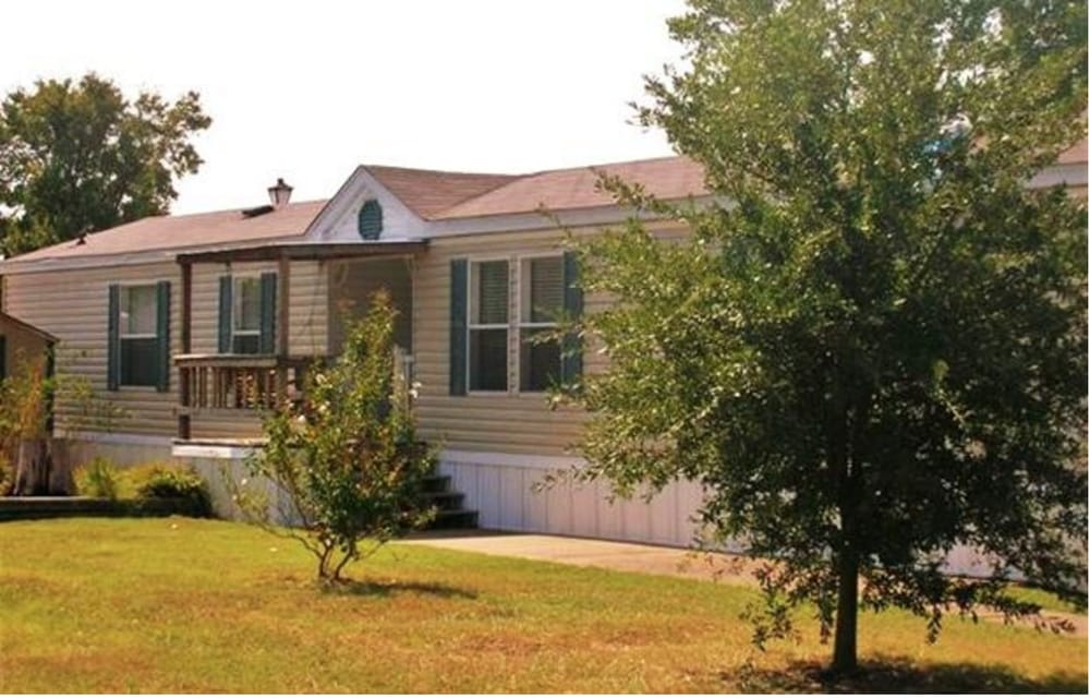 RIVER OAKS MANUFACTURED HOME COMMUNITY Updated July 2024 10 Photos 1601 Millers Ferry Rd