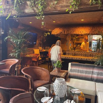 Jonah's Kitchen + Bar - Bar area - Latin American Near Me - Santa Monica, California Jonah's Kitchen + Bar - Bar area - Latin American Near Me - Santa Monica, California