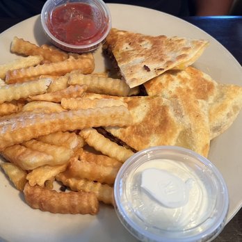 No Frill Bar and Grill - BBQ Beef Quesadillas (special) - Wine Bars Near Me - Virginia Beach, Virginia