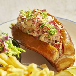 Seamark Seafood & Cocktails - Lobster Roll