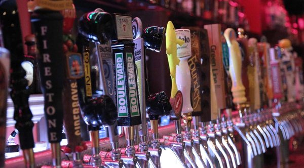 Crazy Pour 186 Photos 232 Reviews Sports Bars 105 E North Ave Villa Park Il Restaurant Reviews Phone Number
