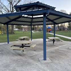 Margaret E Waldron Park - Picnic area