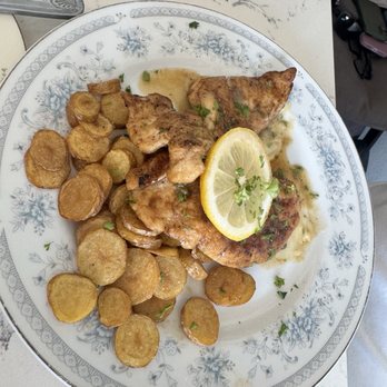 Emily's Garden - Chicken piccata - Coffee & Tea Near Me - Ft. Lauderdale, Florida Emily's Garden - Chicken piccata - Coffee & Tea Near Me - Ft. Lauderdale, Florida