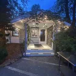 Twigs - Restaurant entrance
