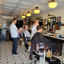 The Kings Club Barbershop - Mancave of a barbershop! It's realy awesome in there! 3 barbers, working hard. Mmmm!