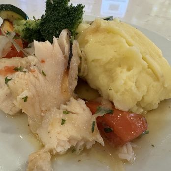 Plaza Premium Lounge - Lovely buffet with sea bass, mashed potatoes, and sautéed vegetables - Airport Lounges Near Me - Richmond, British Columbia Plaza Premium Lounge - Lovely buffet with sea bass, mashed potatoes, and sautéed vegetables - Airport Lounges Near Me - Richmond, British Columbia