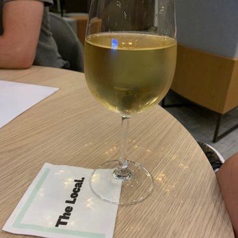 Stuttgart Marriott Hotel Sindelfingen - Vino @ the local. - Hotels Near Me - Sindelfingen, BW