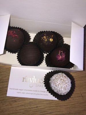 Rayluca Chocolate by null