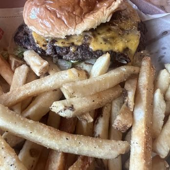 Chili's - Big Smasher - Bars Near Me - Lake Elsinore, California