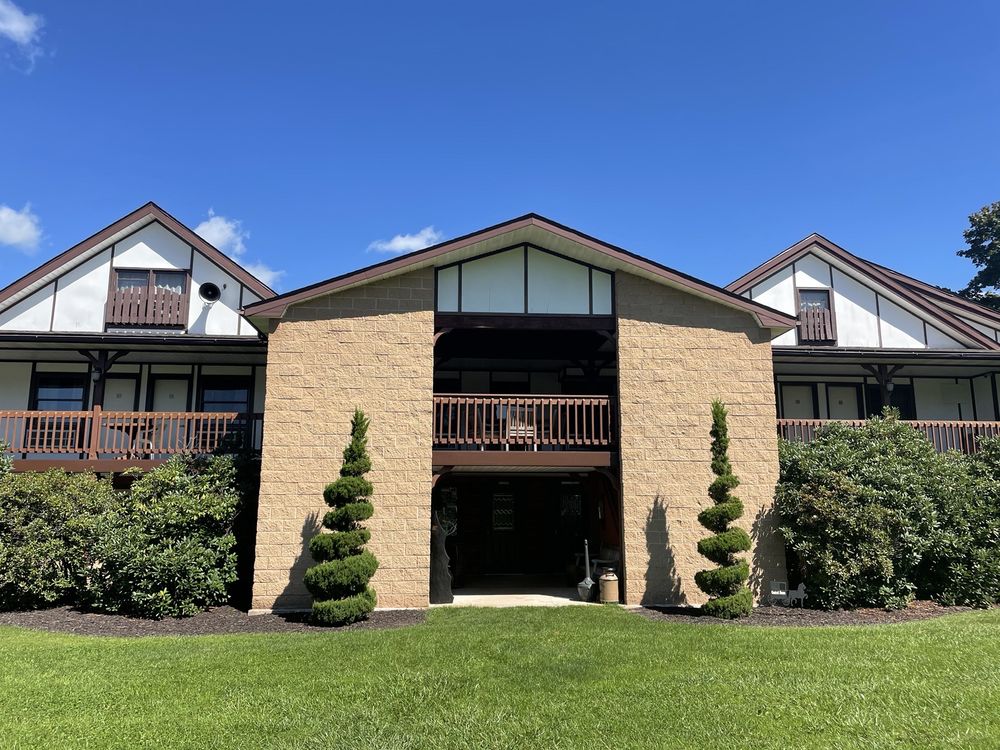 CENTRAL HOUSE RESORT Updated October 2024 37 Photos & 12 Reviews